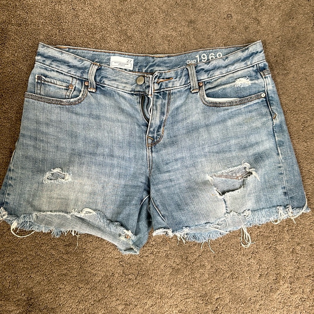 Gap shorts